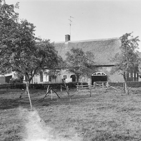 Hoeveneind 23, Teteringen