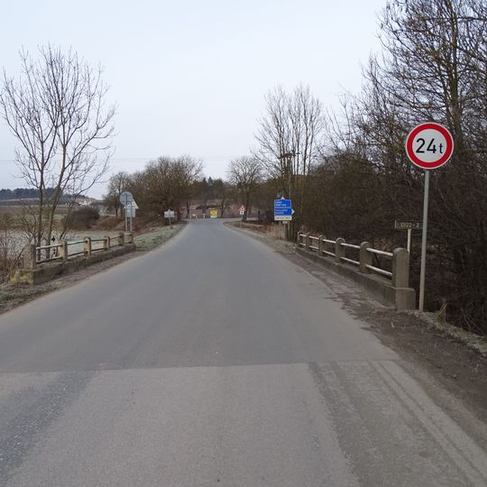 Most silnice III/10122 přes Karlický potok u Trněného Újezda