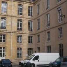 Immeuble, 5 place de Valois, 13-15 rue des Bons-Enfants