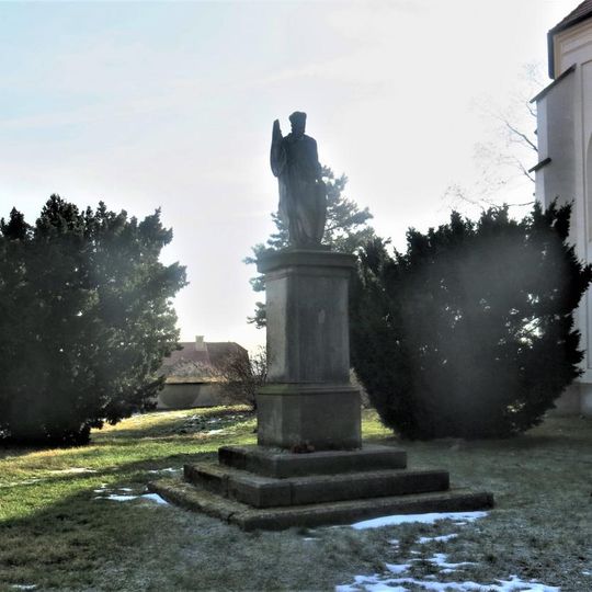 Socha svatého Václava u kostela v Sadské