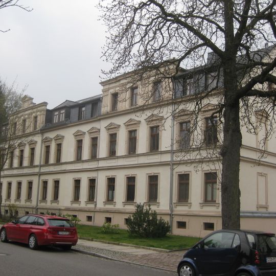 Doppelmietshaus in offener Bebauung mit Vorgarten Margaretenstraße 1; 3