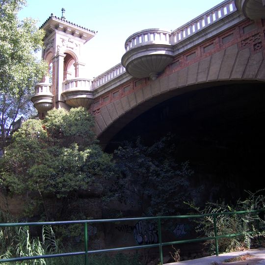 Puente de los Cantautores