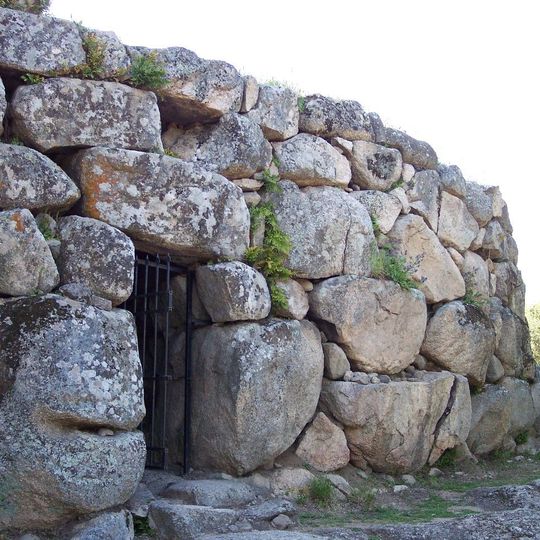 Nuraghe Majori