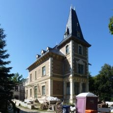 Villengarten des Wohnhauses Schillerstraße 14