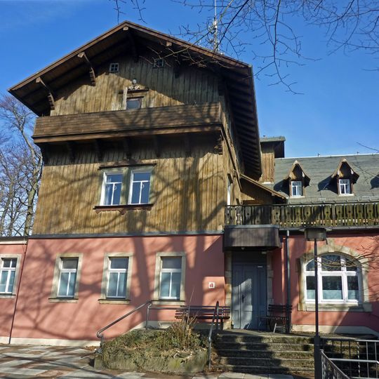 Ausflugslokal und Hotel mit Aussichtsturm, zwei Nebengebäude und Kiosk Auf dem Winterberg 1