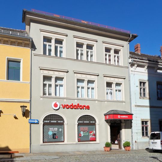 Wohn- und Geschäftshaus in geschlossener Bebauung Kirchstraße 4