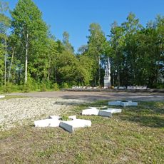 Братское кладбище красноармейцев и советских воинов, погибших в Гражданскую и Великую Отечественную войны (Кикерино)