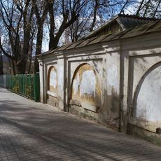 Ограда с воротами (Калуга)