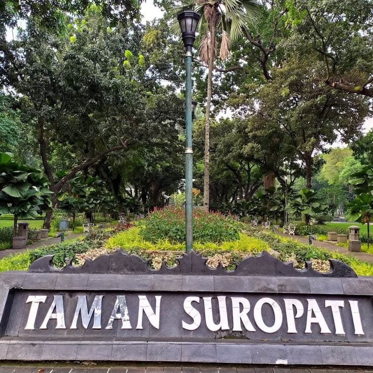 Park Taman Suropati
