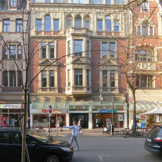 Wohn- und Geschäftshaus