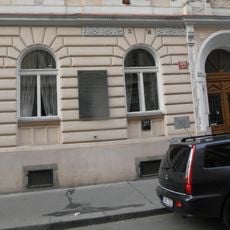 Pamětní deska rodiny Novákových na domě Novákových 375/5 v Libni