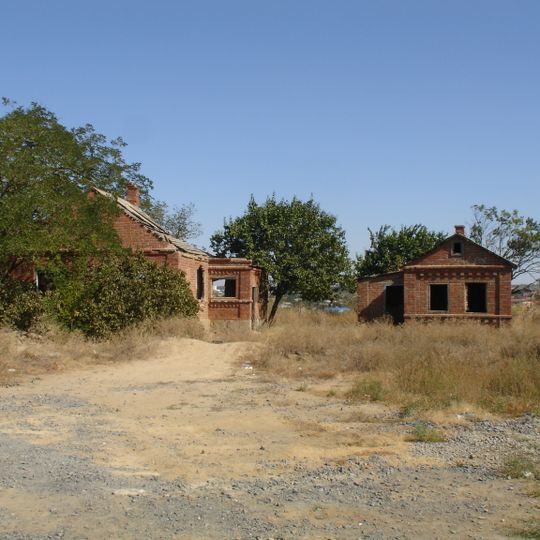 Abandoned household at Hleborobnaya Street in Chaltyr