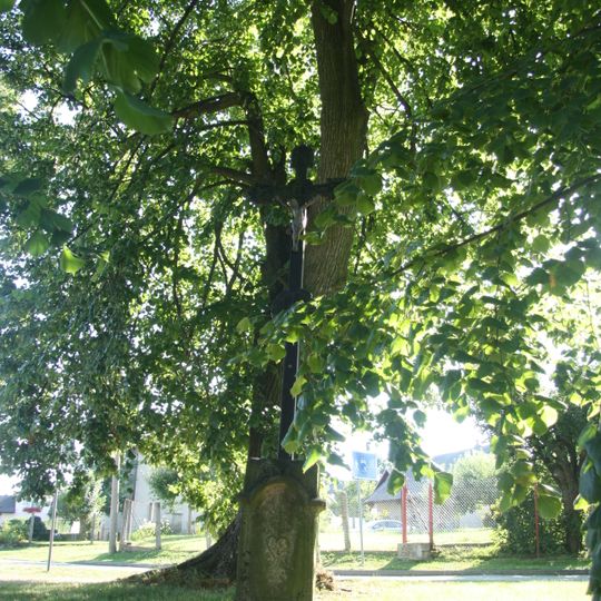 Kříž u kaple sv. Václava ve Veselém Žďáru