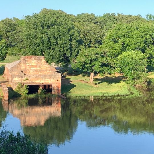 Perry Lake Park Boathouse