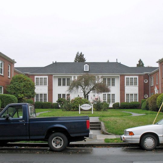 Senate Court Apartments
