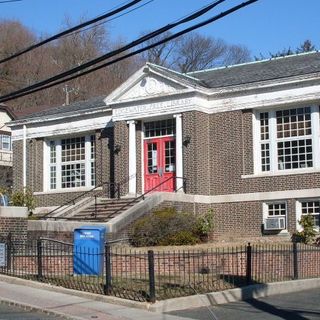 Edgewater Public Library