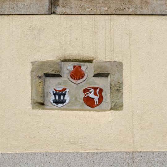 Wenggasse 27, Wappenstein