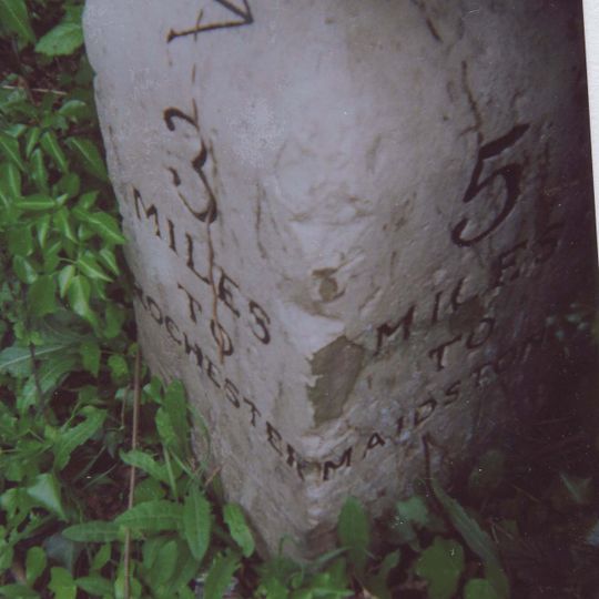 Milestone, Rochester Road, N of entrance to caravan site