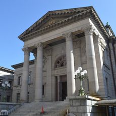 Osaka Prefectural Nakanoshima Library