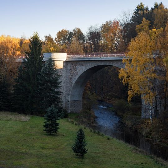 Rundbogenbrücke Dresdner Straße