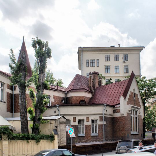 Особняк Ф.О. Шехтеля в Ермолаевском переулке с флигелем и оградой