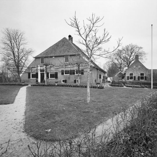 Boerderij met eenvoudig huis
