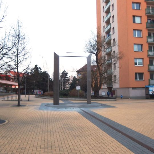 Fontána Vodní brána v ulici Jiřího z Poděbrad v Pardubicích