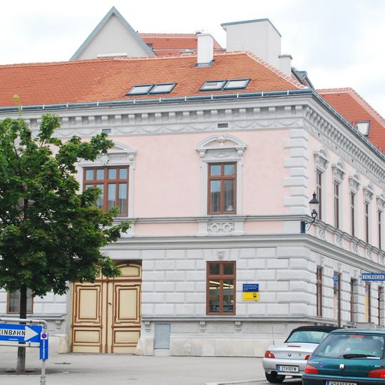 Wohn- und Geschäftshaus