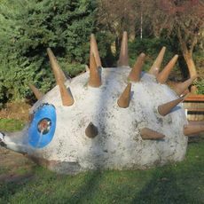 Betonová plastika Ježek v parku Republiky v Ústí nad Labem