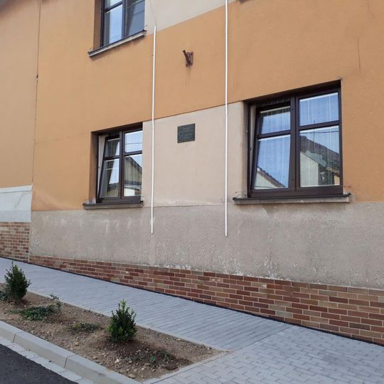 Pamětní deska Josefa Hromádky ve Vejprnicích