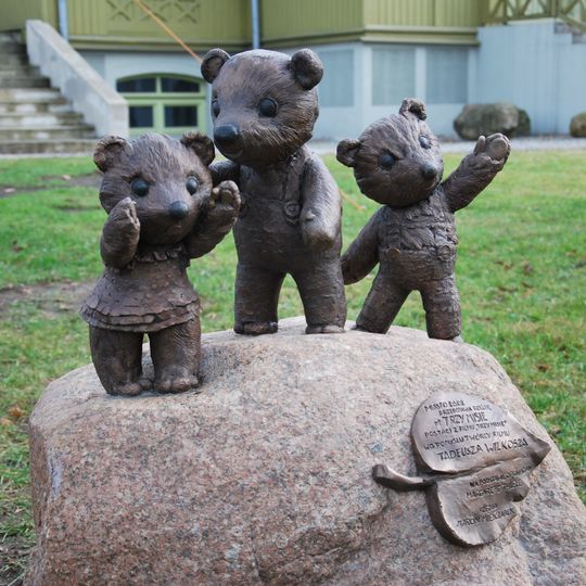 Pomnik trzech misiów