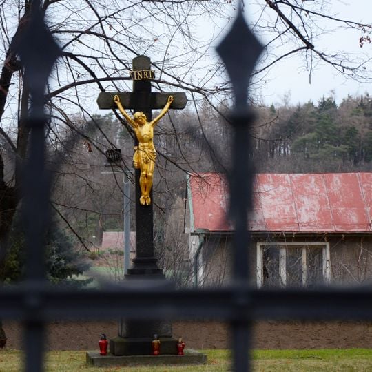 Pamětní kříž v Nebušicích