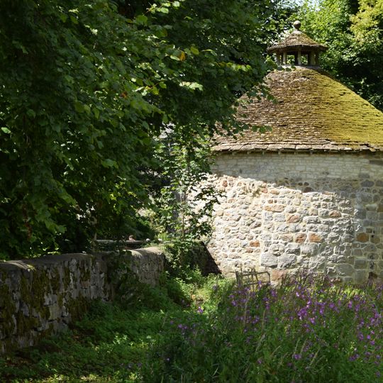 Dovecote at Avebury Manor