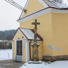 Kříž v Hanušovicích u kaple na Krátké ulici