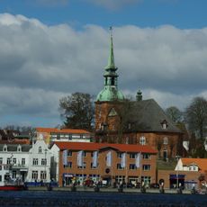 Ehem. Realschule mit Gerätehaus