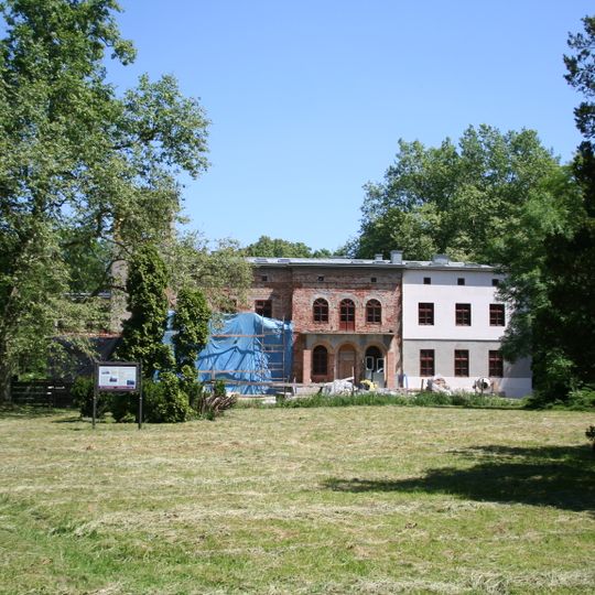 Manor in Wierzbiczany