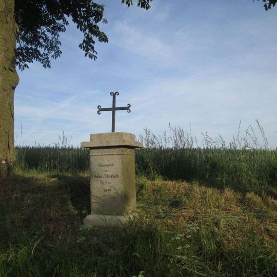 Kříž východně od Plané