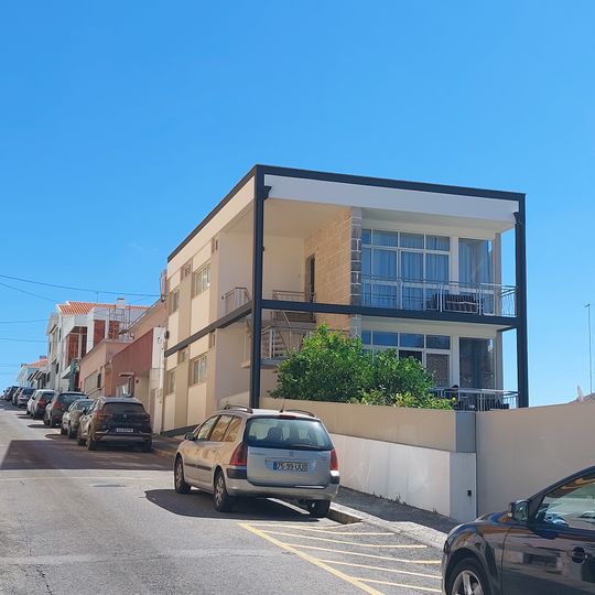 Edifício na Rua Almirante Cândido dos Reis, n.º 2