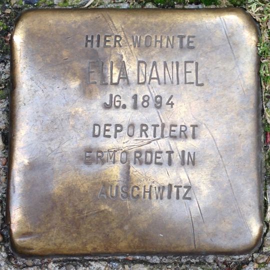 Stolperstein en memoria de Ella Daniel