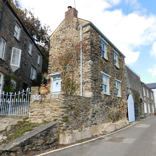 Blue House, 2 Lime Kilns And Cliff Garden