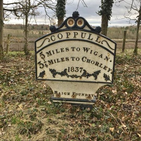 Milepost, Coppull Brow Farm; by farm
