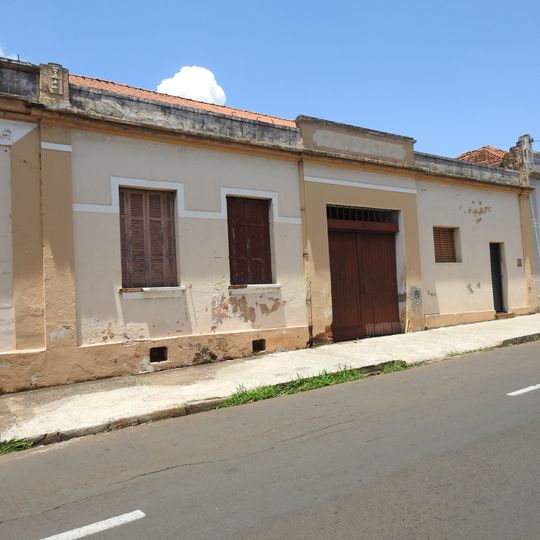 Imóvel à Rua Episcopal, nº 880 e 896