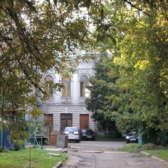 Главный дом с палатами