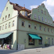 Wohn- und Geschäftshaus