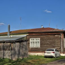 Здание, в котором помещалась художественно-иконописная школа, возглавляемая художником Н.Н. Харламовым (Холуй)