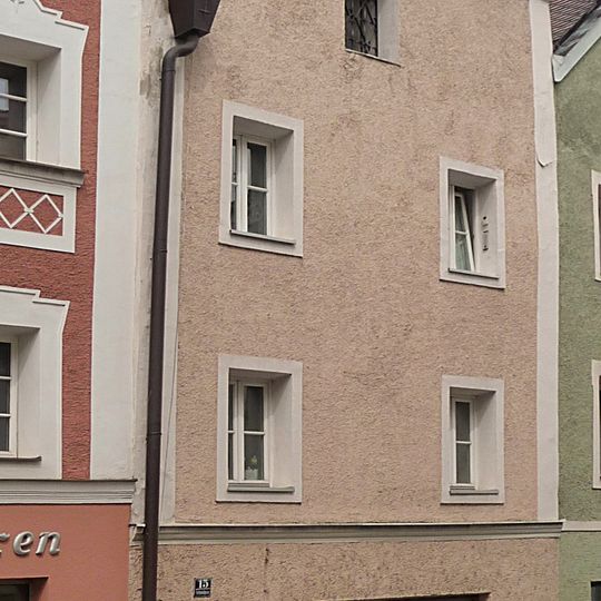 Wohn- und Geschäftshaus