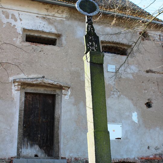 Kříž na severním okraji Dražíče