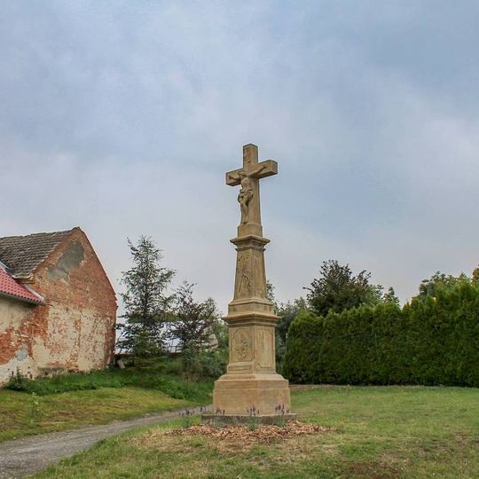 Kříž ve Vyšehorkách na rozcestí