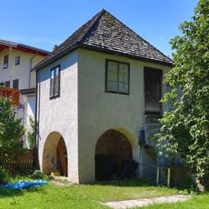 Pavillon und Stadtmauer