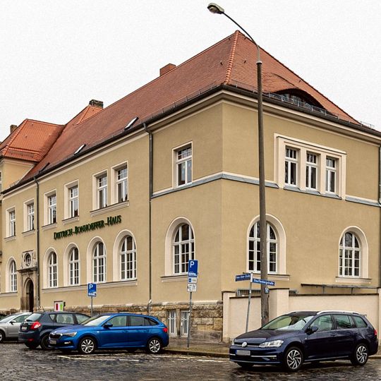 Hans-Oster-Straße 16